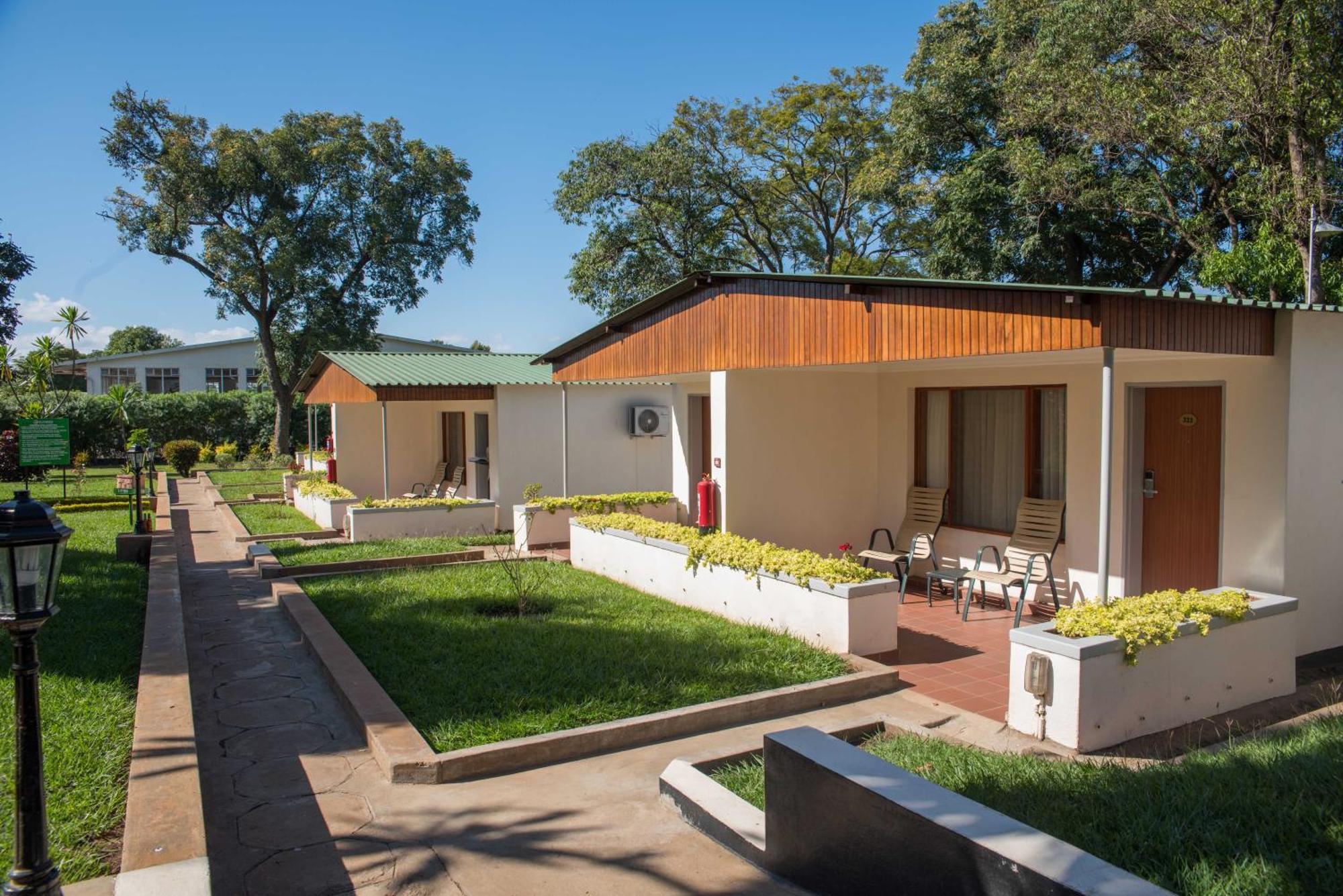 Hotel Sunbird Lilongwe Extérieur photo
